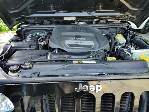 Used 2014 Jeep Wrangler Sport w/ Quick Order Package 24S AWD/4WD image 20