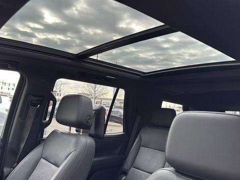 Used 2022 Chevrolet Tahoe Z71 w/ Off-Road Capability Package image 10