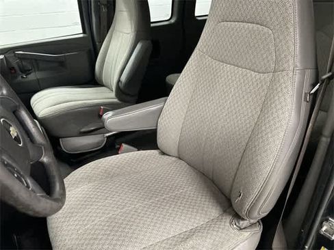 Used 2018 Chevrolet Express 3500 LT w/ LT Preferred Equipment Group image 8