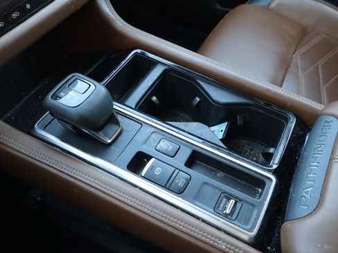Used 2022 Nissan Pathfinder Platinum w/ Cargo Package FWD image 28