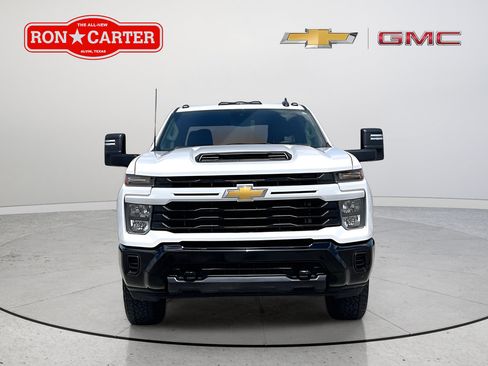 Used 2024 Chevrolet Silverado 2500 Custom w/ Custom Convenience Package AWD/4WD image 2