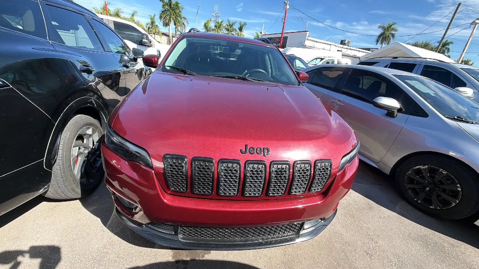 Used 2019 Jeep Cherokee Latitude Plus FWD image 1