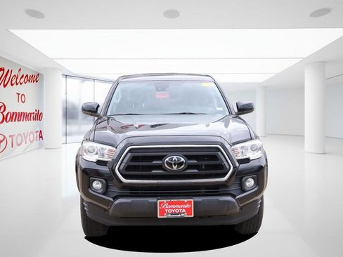 Used 2021 Toyota Tacoma SR5 RWD image 4