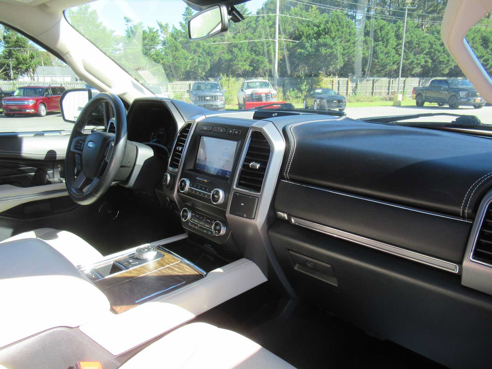 Used 2021 Ford Expedition Platinum RWD image 27