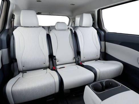 New 2026 Kia Carnival EX FWD image 16