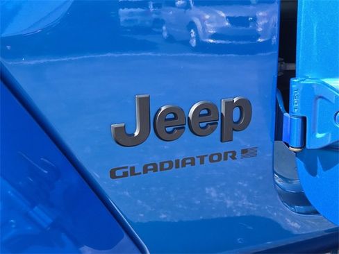 Certified 2023 Jeep Gladiator Overland image 11
