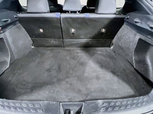 Used 2020 Toyota C-HR XLE FWD image 34
