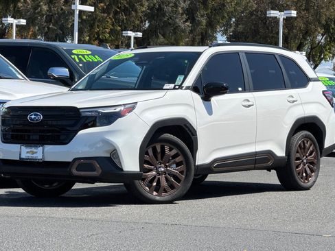 Used 2025 Subaru Forester Sport w/ Popular Package #2 AWD/4WD image 9
