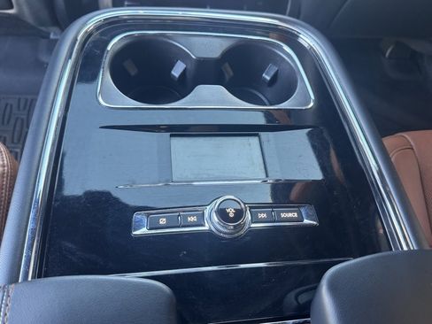 Used 2020 Lincoln Navigator Reserve w/ Luxury Package image 18