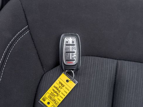 Used 2023 Chrysler Voyager LX FWD image 31