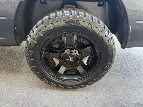 Used 2021 RAM 1500 Classic SLT AWD/4WD image 9