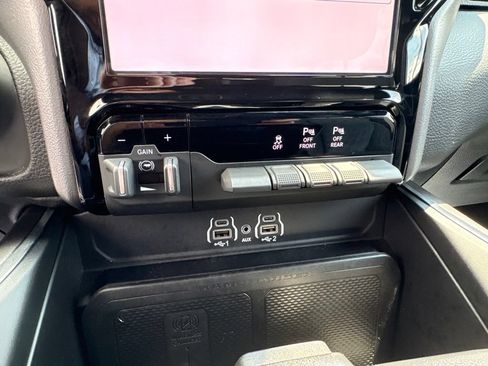 Used 2025 RAM 1500 Big Horn AWD/4WD image 27