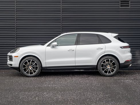 Used 2026 Porsche Cayenne AWD/4WD image 2