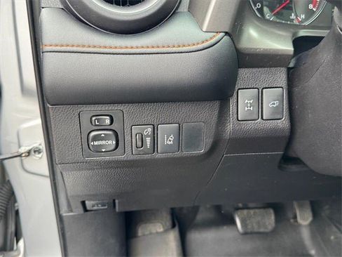 Used 2016 Toyota RAV4 SE image 18