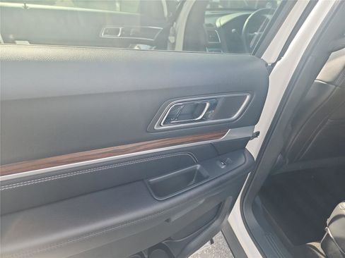 Certified 2017 Ford Explorer Limited w/ Equipment Group 301A FWD image 19
