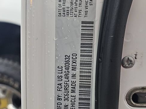 Used 2024 RAM 2500 Laramie AWD/4WD image 16