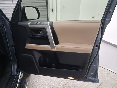 Used 2013 Toyota 4Runner Limited image 23