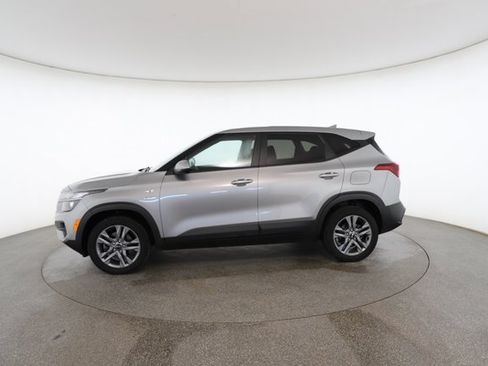 Used 2021 Kia Seltos LX image 6