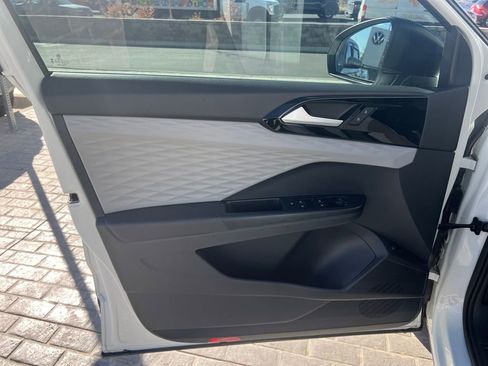 Certified 2023 Volkswagen Taos S image 14