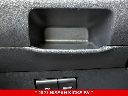 Used 2021 Nissan Kicks SV FWD image 18