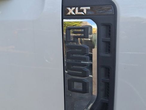 Used 2025 Ford F250 XLT image 5