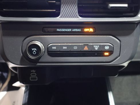Used 2025 Ford Maverick XL w/ Equipment Group 102A AWD/4WD image 28