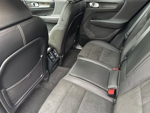 Certified 2023 Volvo XC40 Recharge Ultimate AWD/4WD image 11