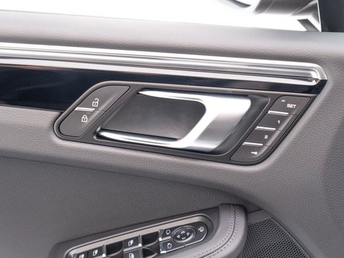 Certified 2026 Porsche Macan Turbo AWD/4WD image 22