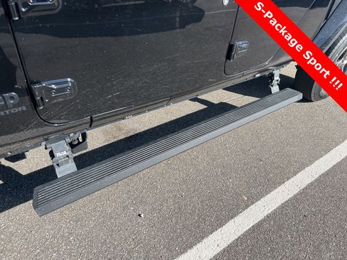 Used 2022 Jeep Gladiator Sport image 11