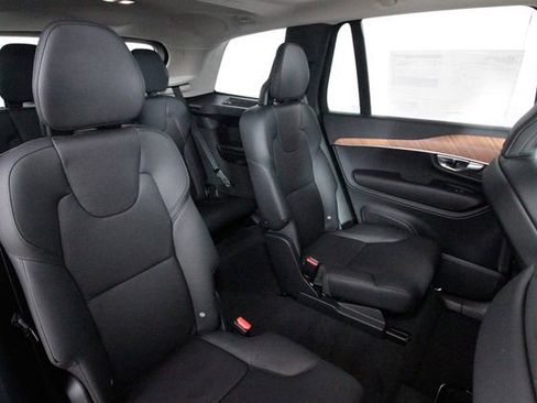 Certified 2025 Volvo XC90 B6 Plus w/ Protection Package Premier image 25