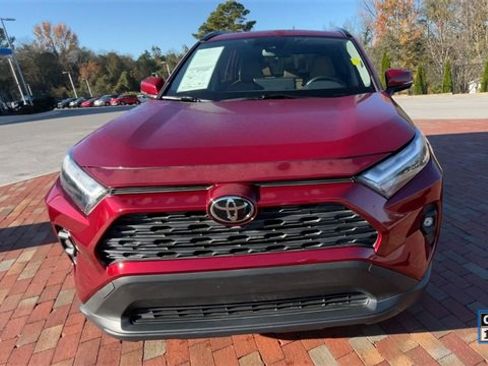 Used 2023 Toyota RAV4 XLE Premium image 4