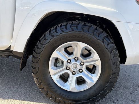 Used 2019 Toyota 4Runner SR5 image 10