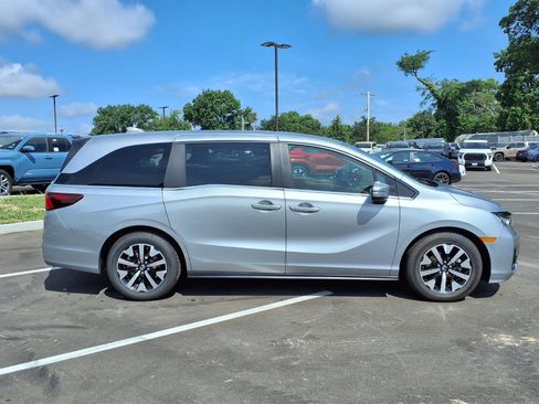 Used 2025 Honda Odyssey EX-L image 2