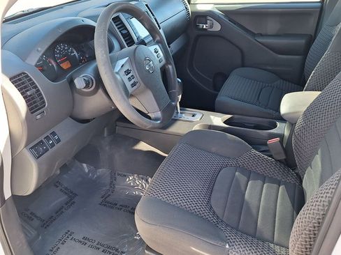 Used 2021 Nissan Frontier SV w/ SV Utility Package image 10