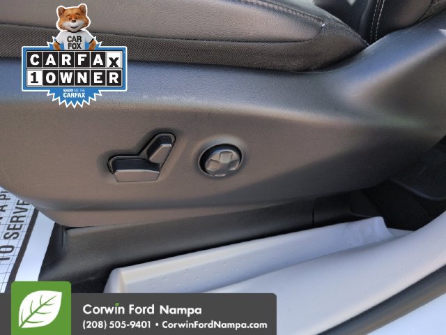 Used 2024 Chrysler Pacifica Touring-L FWD image 12