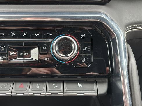 Used 2024 GMC Sierra 1500 Denali Ultimate image 30