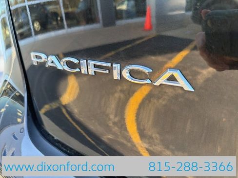 Used 2020 Chrysler Pacifica Limited image 29