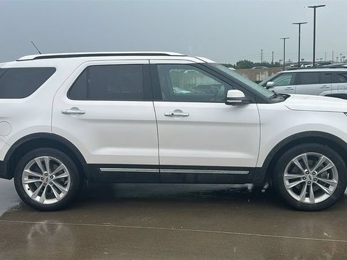 Used 2018 Ford Explorer Limited w/ Equipment Group 301A FWD image 14