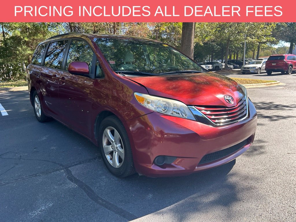 Used 2015 Toyota Sienna LE FWD image 1