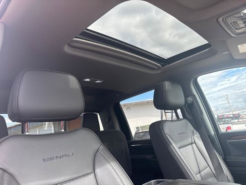 Used 2024 GMC Sierra 2500 Denali w/ Denali Reserve Package AWD/4WD image 32