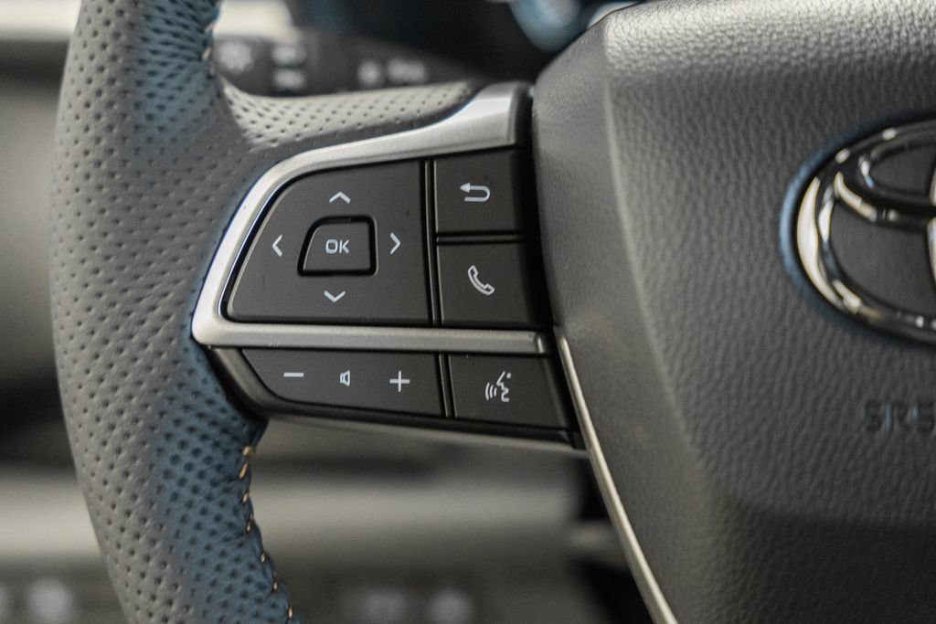 New 2026 Toyota Sienna XLE Woodland Edition AWD/4WD image 32