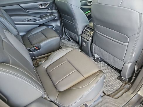 Used 2025 Subaru Ascent Limited AWD/4WD image 11
