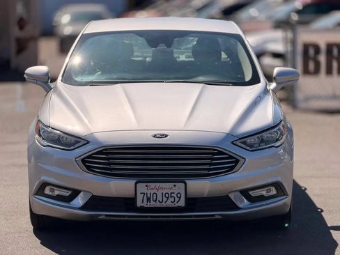 Used 2017 Ford Fusion SE w/ Equipment Group 602A FWD image 5