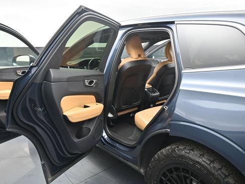 Used 2019 Volvo XC60 T6 Inscription w/ Protection Package Premier AWD/4WD image 17
