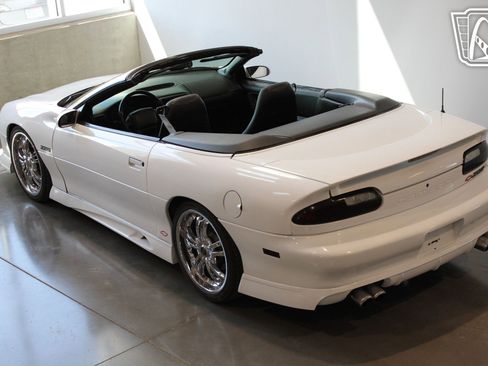 Used 2000 Chevrolet Camaro Z28 RWD image 21