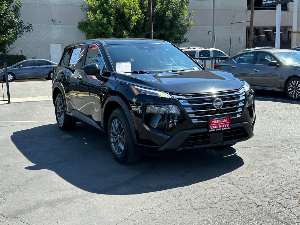 Used 2024 Nissan Rogue S FWD image 10