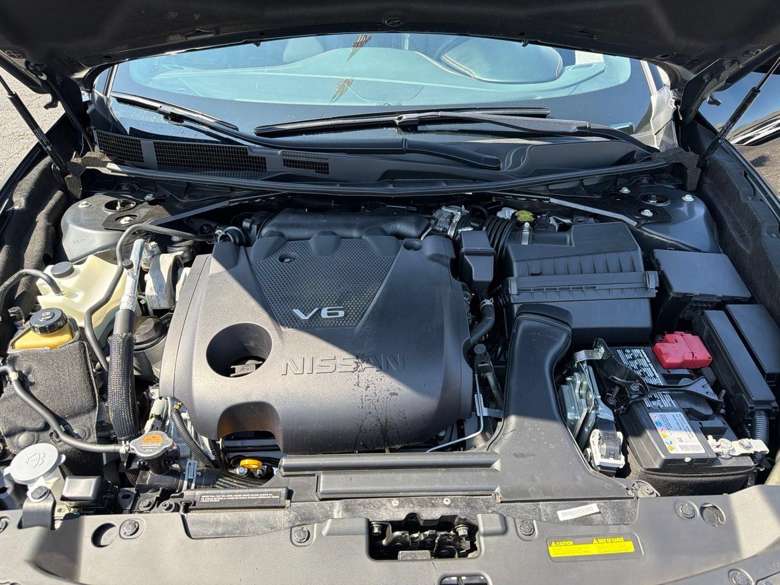 Used 2021 Nissan Maxima SR w/ Sport Mat Group FWD image 14