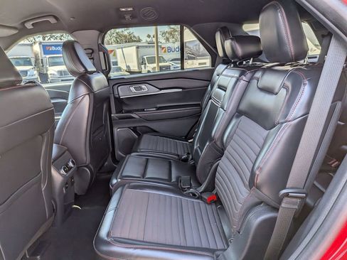 Used 2025 Ford Explorer ST-Line w/ ST-Line Street Pack AWD/4WD image 27