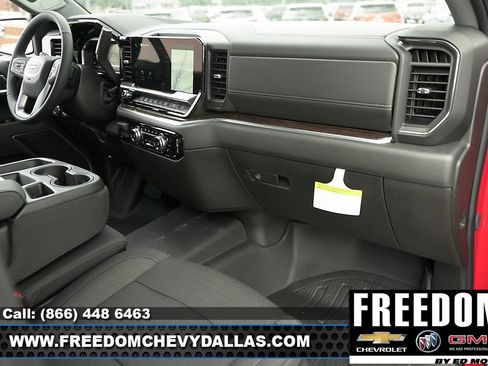 New 2025 GMC Sierra 1500 Elevation image 12