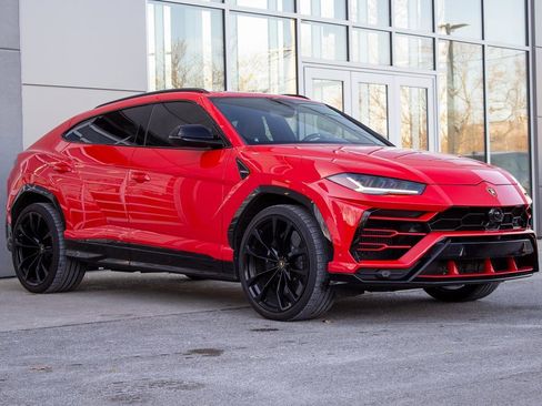 Used 2020 Lamborghini Urus image 3